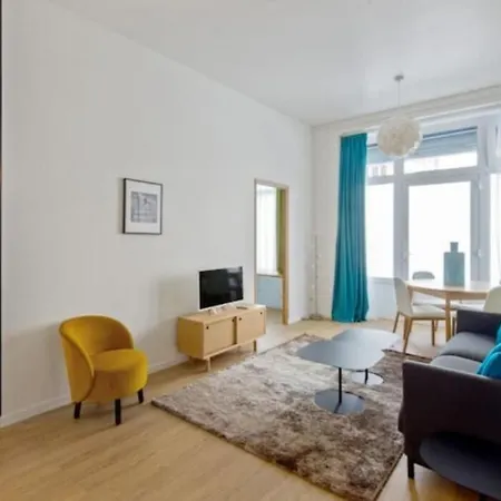 Appartamento Cozy 2 Bedroom In Parigi