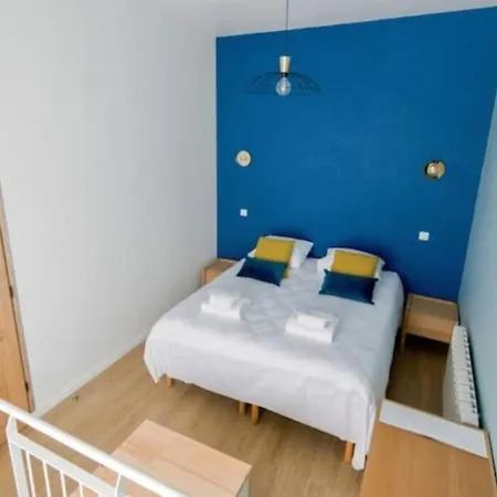 Cozy 2 Bedroom In *